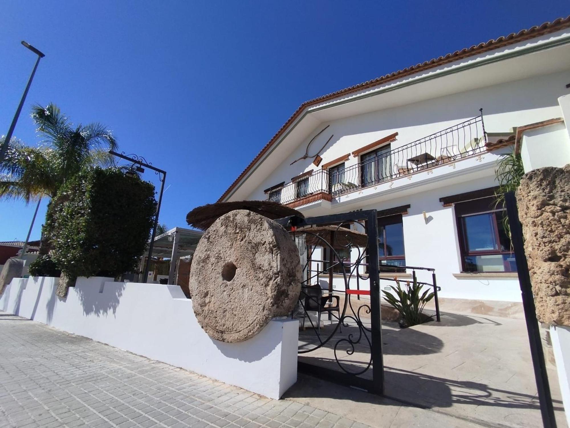 Hostal Espai Mediterrani Пуэбла-де-Вальбона Экстерьер фото