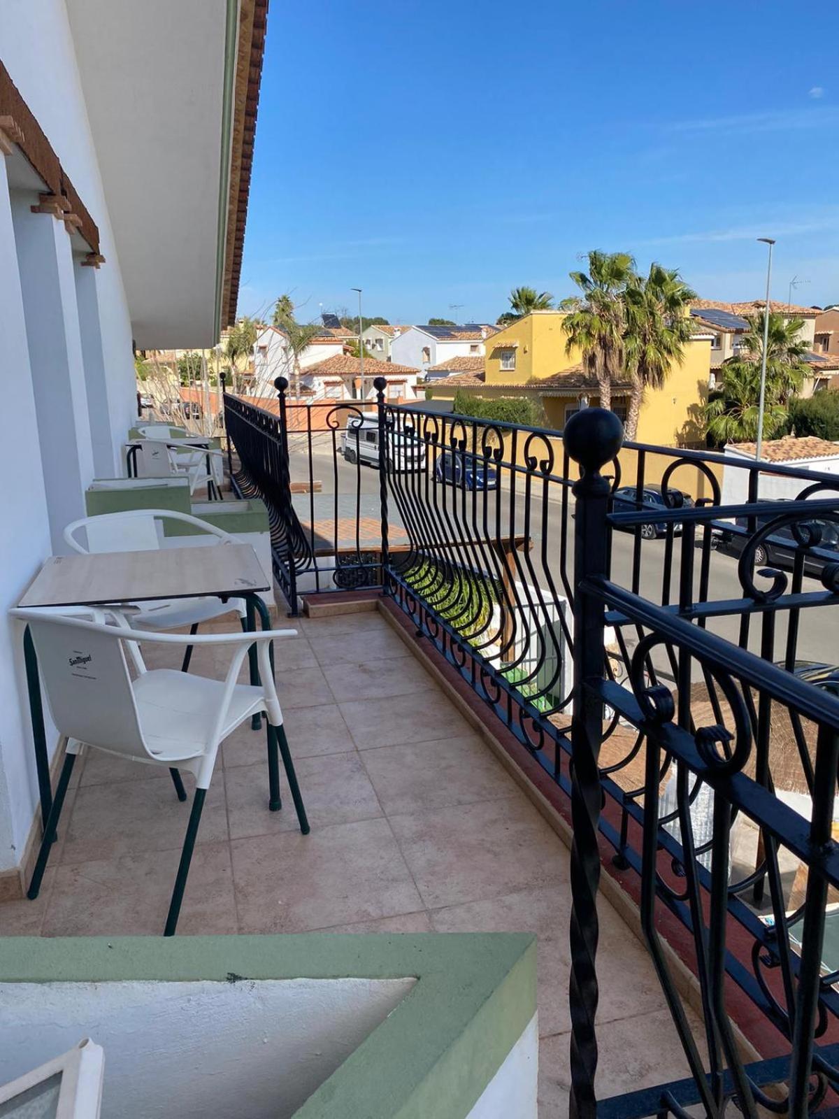 Hostal Espai Mediterrani Пуэбла-де-Вальбона Экстерьер фото