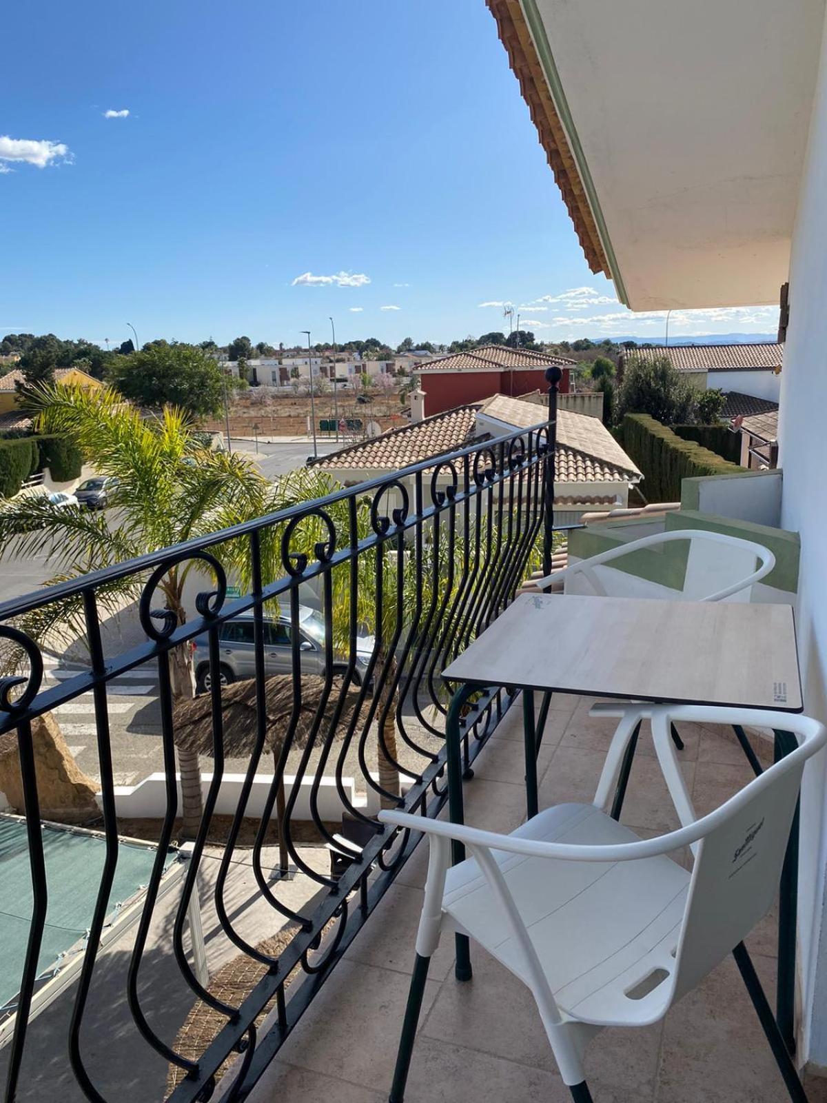 Hostal Espai Mediterrani Пуэбла-де-Вальбона Экстерьер фото