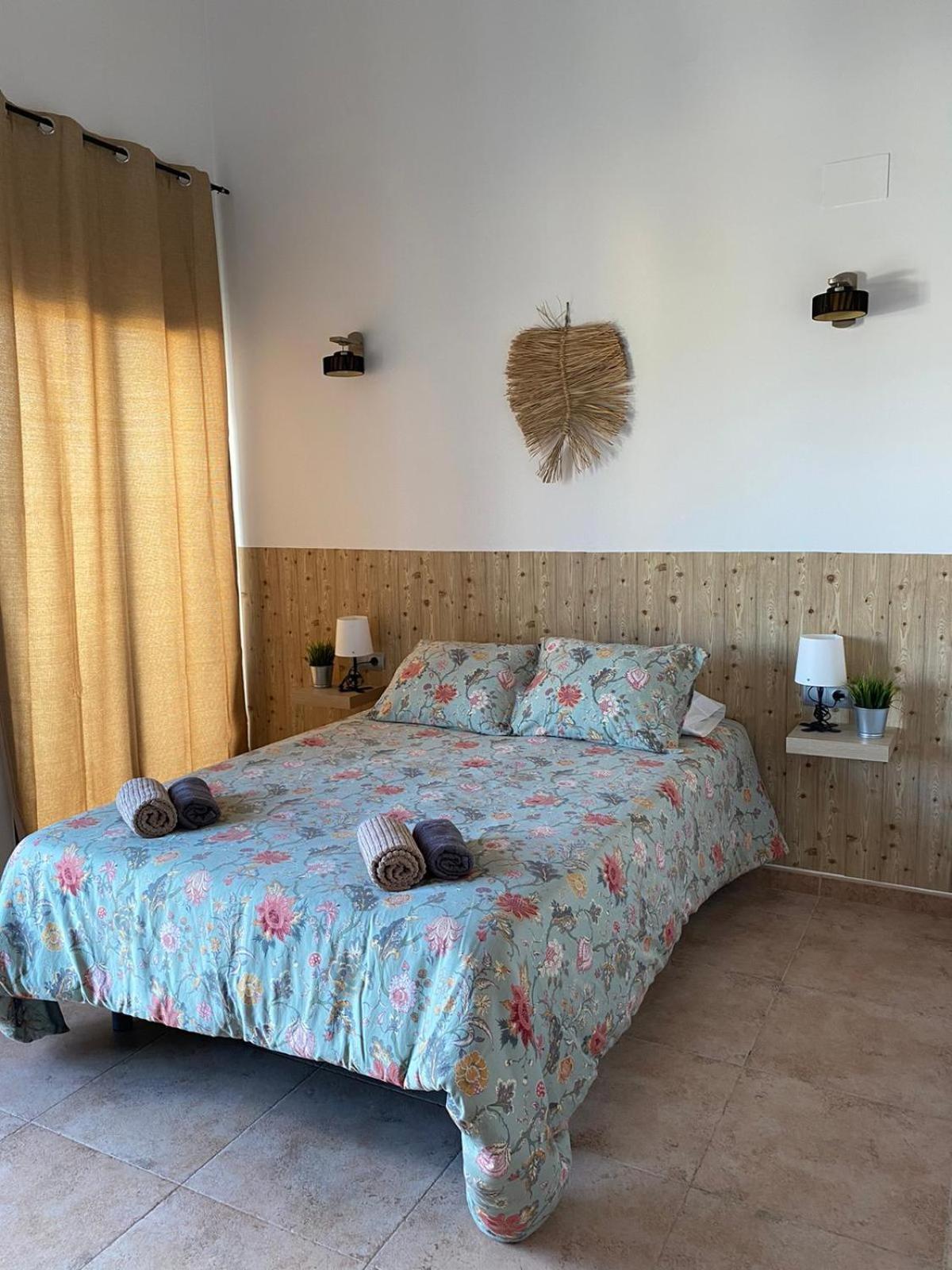 Hostal Espai Mediterrani Пуэбла-де-Вальбона Экстерьер фото